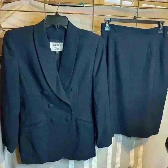 Kasper A.S.L. 2-piece suit. - Picture 1 of 8